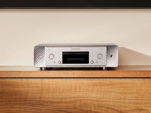 Marantz CD 50n Silver Gold on a wooden console