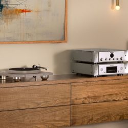 Marantz MODEL 50 Silver Gold with CD 50n and a turntable