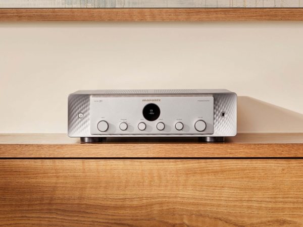 Marantz MODEL 50 Silver Gold on a wooden console